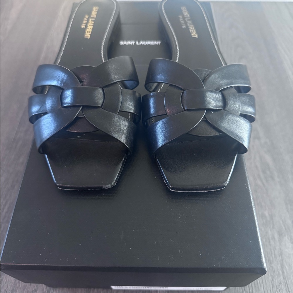 Saint Laurent Tribute Black Leather Flat Sandals